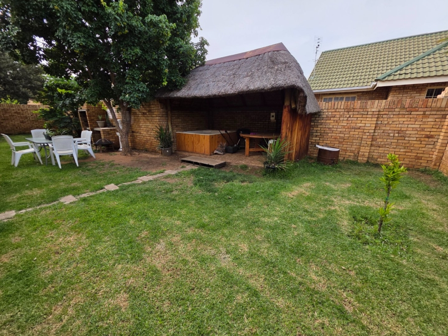 2 Bedroom Property for Sale in Heuwelsig Free State